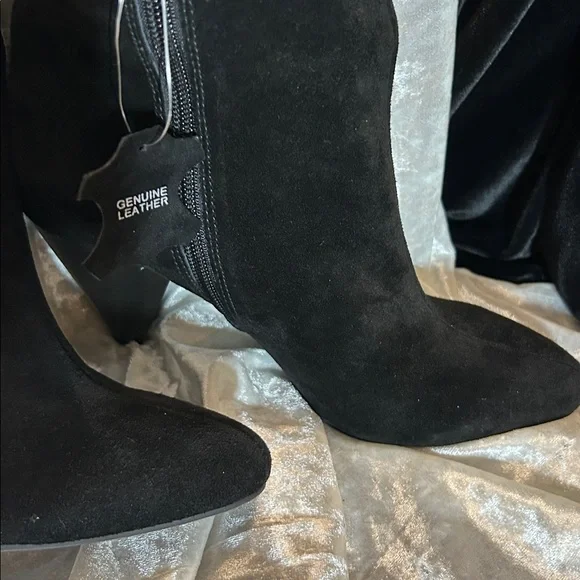 NWOB INC LEATHER BLACK SUEDE BOOTS 7 - Picture 6 of 11